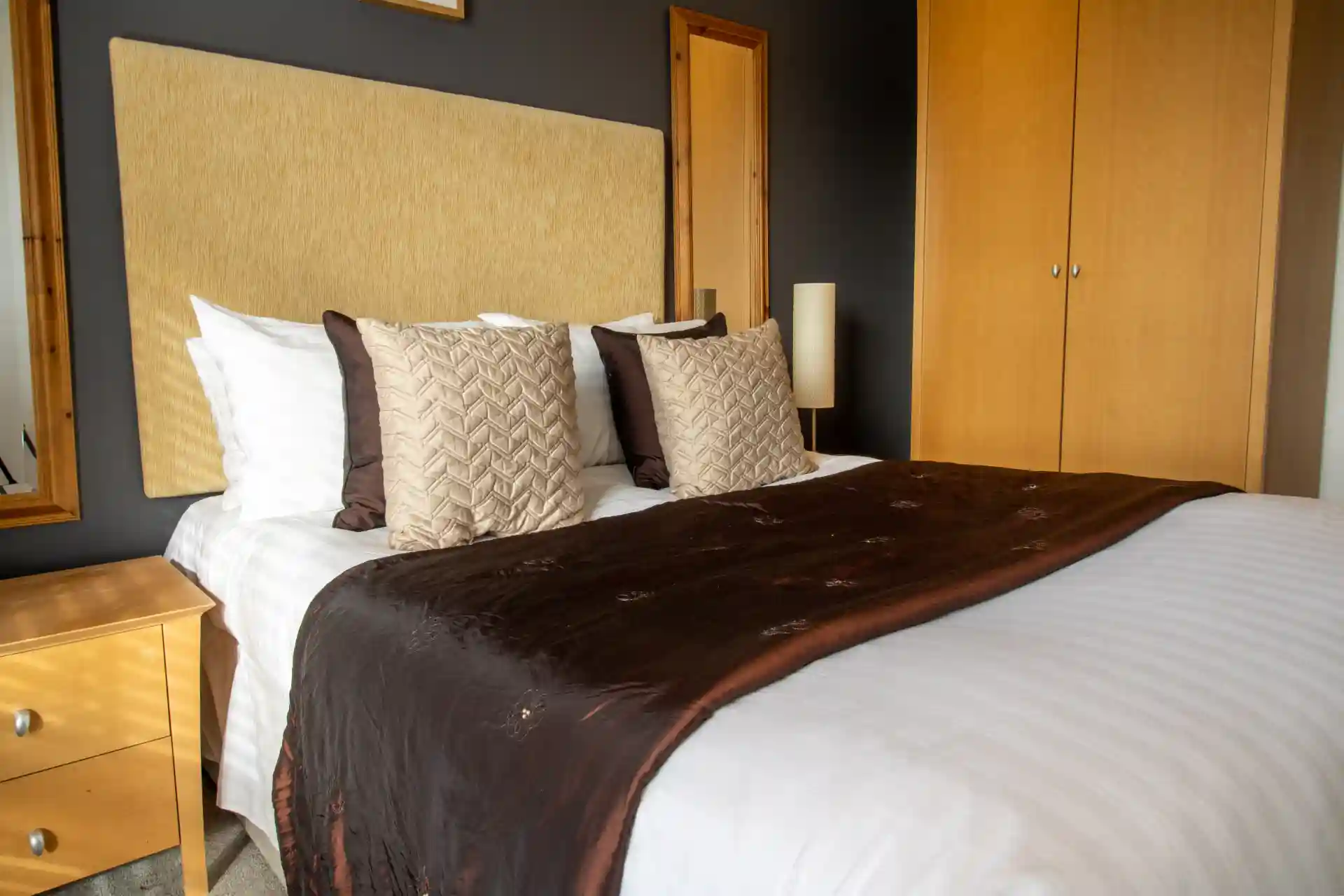 King vs Queen Bed Size